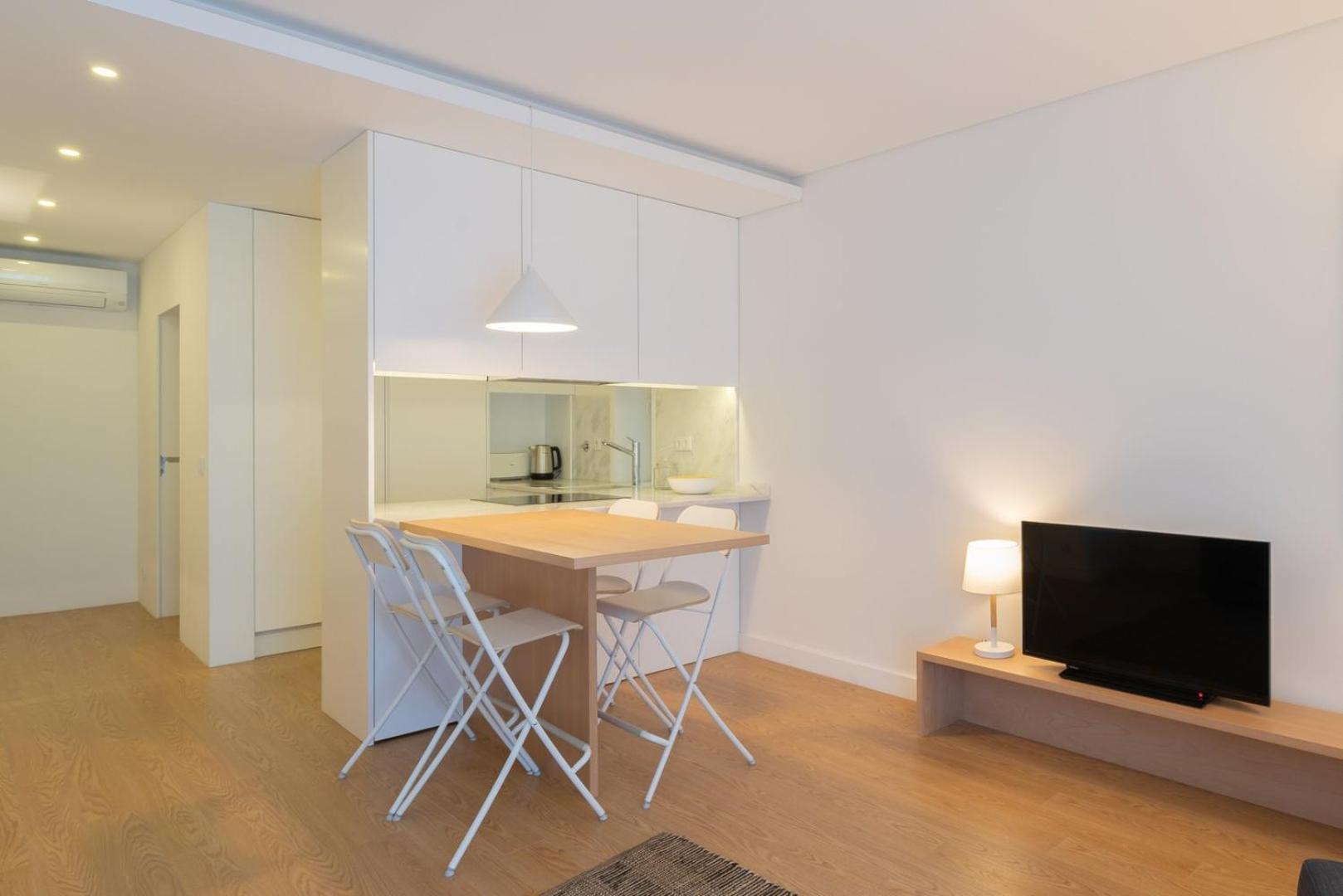 GuestReady - Modern 2-Bedroom Apartment in Cedofeita Porto Exterior foto