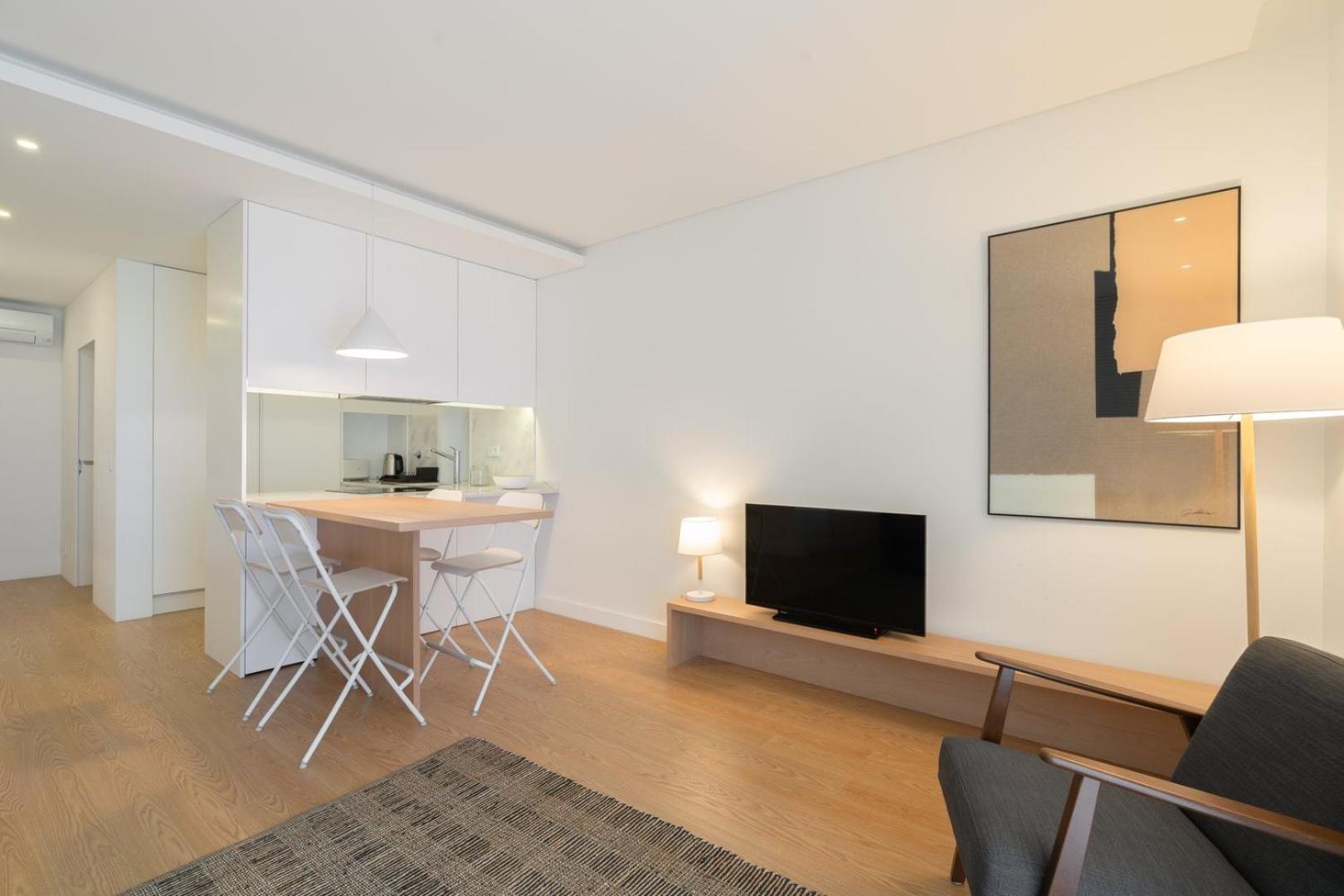 GuestReady - Modern 2-Bedroom Apartment in Cedofeita Porto Exterior foto
