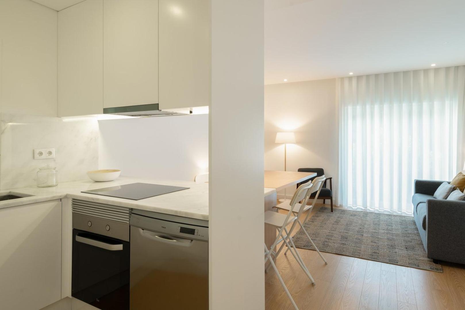 GuestReady - Modern 2-Bedroom Apartment in Cedofeita Porto Exterior foto