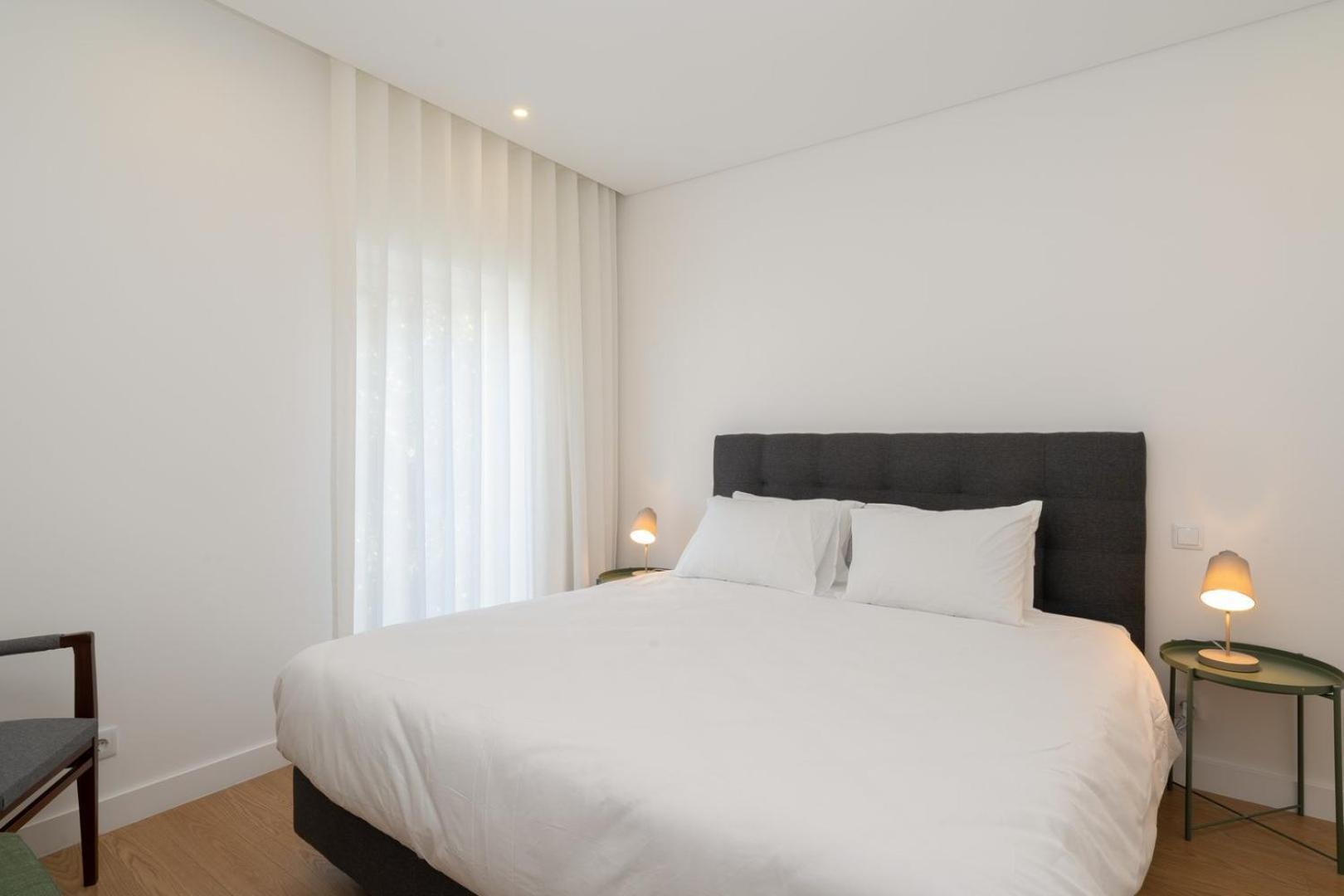 GuestReady - Modern 2-Bedroom Apartment in Cedofeita Porto Exterior foto