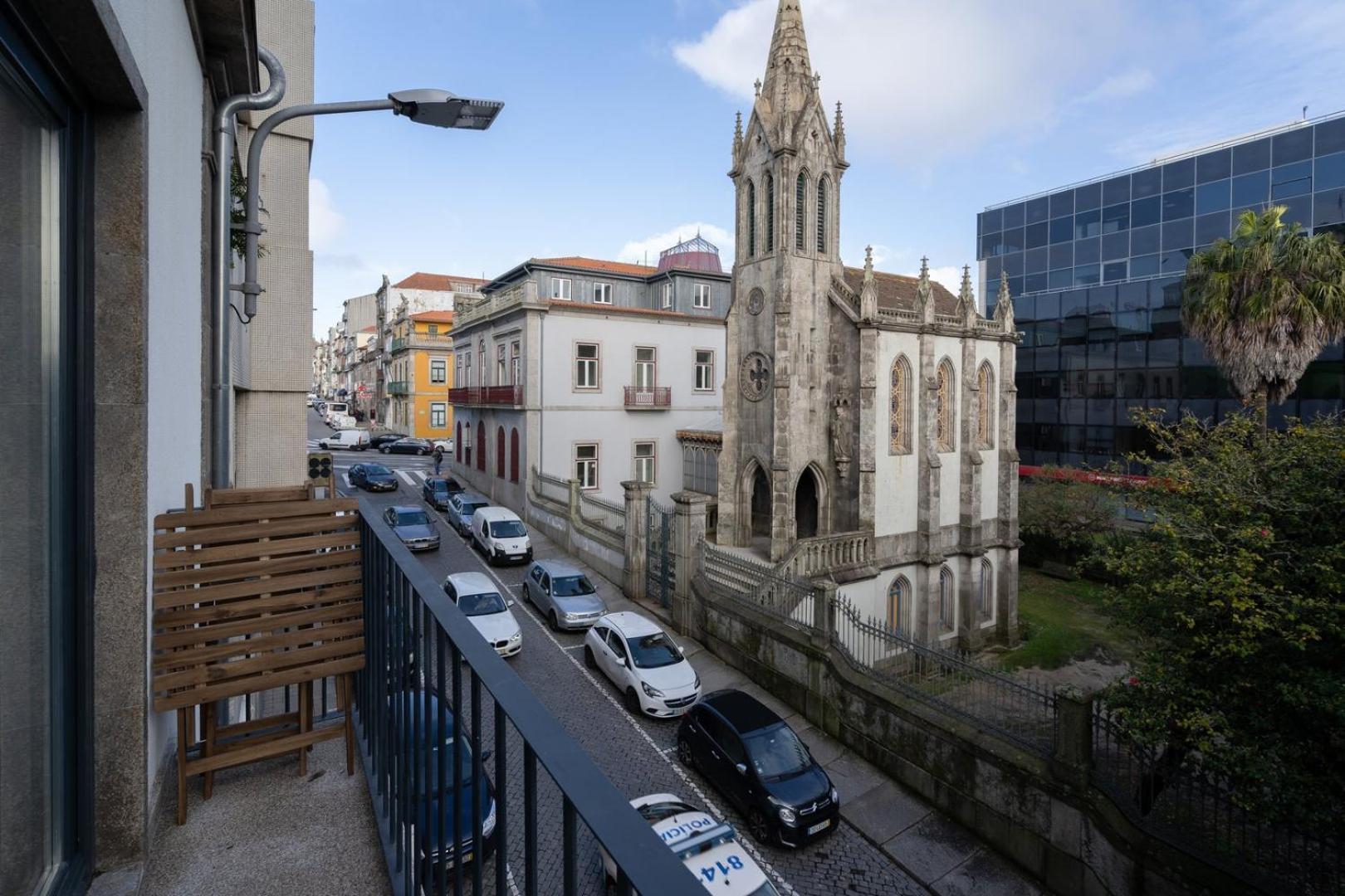 GuestReady - Modern 2-Bedroom Apartment in Cedofeita Porto Exterior foto